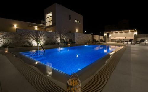 Imperium Luxury Villas-sauna, Jacuzzi & Heated Pool