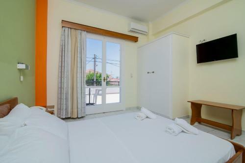 Sunbliss Studios & Apartments