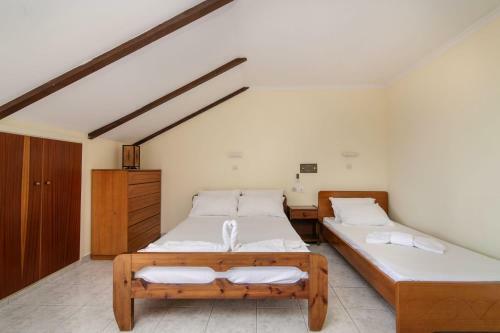 Sunbliss Studios & Apartments