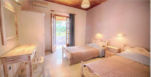 Villa Angela, Seafront Apartments, Almiros Beach