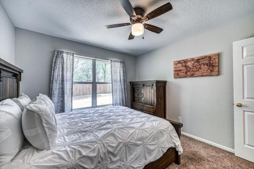 Beautiful And Well Appointed Home With Fireplace!!