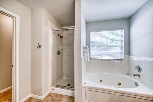 Beautiful And Well Appointed Home With Fireplace!!