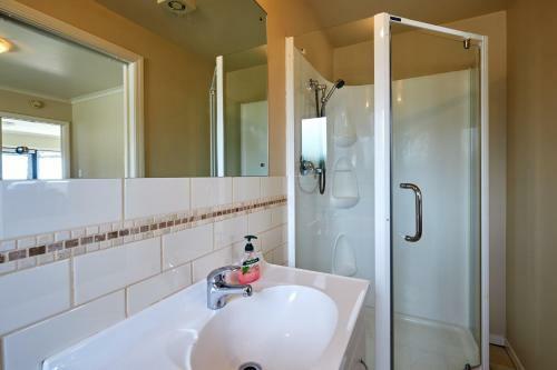 Paradise Inn - Kaikoura Holiday Home