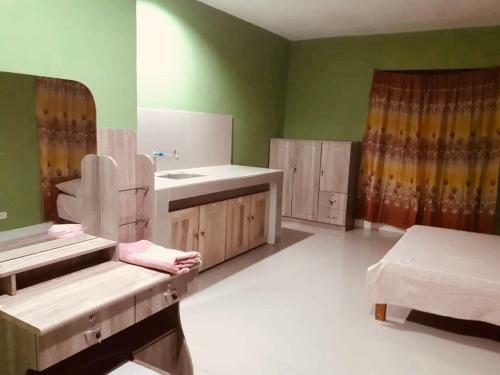 Hostal Rozay Travellers Inn