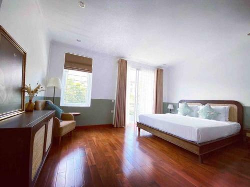 Villa 4pn Phong C�ch Vintage H? Long
