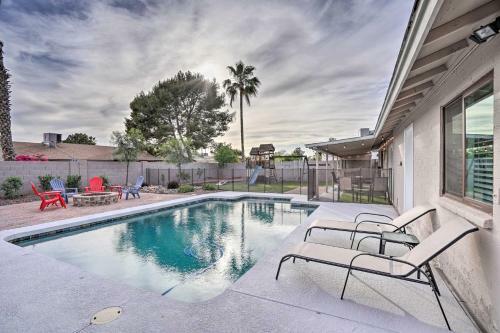 Phoenix Family Home With Pool And Playground!