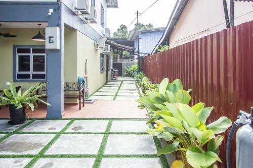 Explore 4br Gardenhouse Retreats (Free Parking)