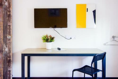 Explore 4br Gardenhouse Retreats (Free Parking)