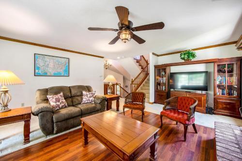 Honey Bear Hideaway