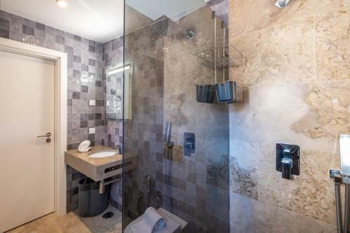 Villa Horizon Grande - Stunning Luxury Villa Great Location Sleeps 16