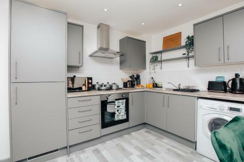 Apartamento Modern 3bd House W/2wcs +15mins Train 2 Bham &wolv