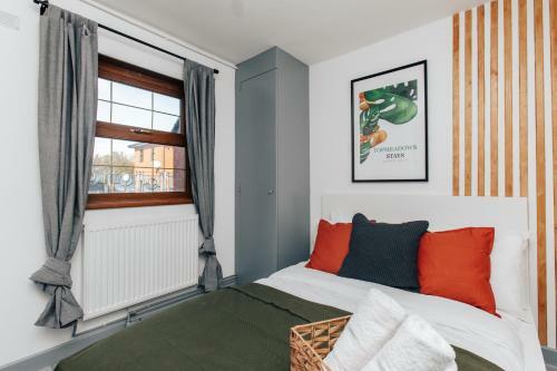 Apartamento Modern 3bd House W/2wcs +15mins Train 2 Bham &wolv
