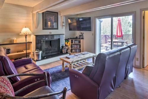 Big Bear Lake Cabin With Deck About 5 Mi To Skiing!