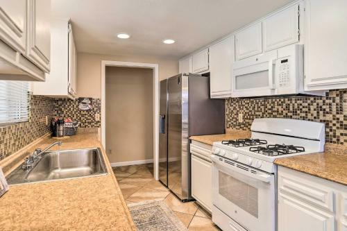 Desert Hot Springs Home - Walkable Location!