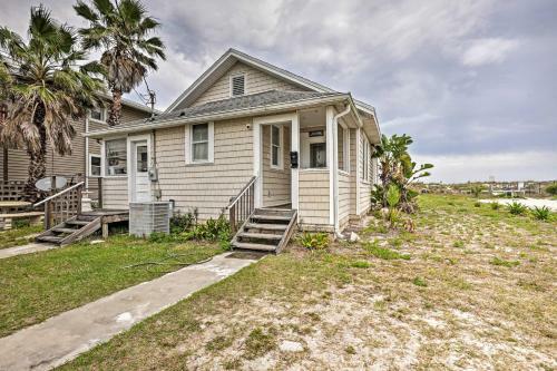 Coastal Getaway - Walk To St Augustine Beach!