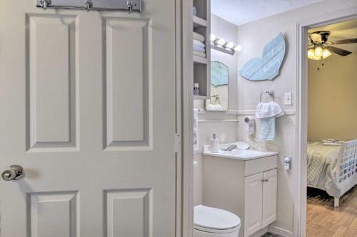 Coastal Aransas Pass Cottage About 9 Mi To Beach!