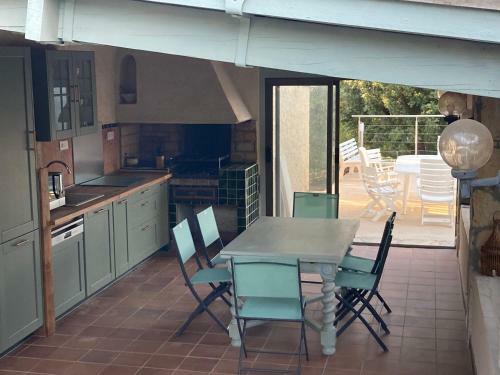 Belle Villa Proven�ale Avec Piscine Class�e 4 �toiles