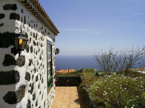Corral de Payo Casita Blanca