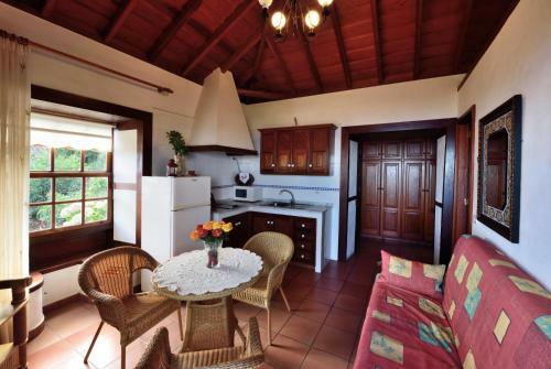 Corral de Payo Casita Blanca