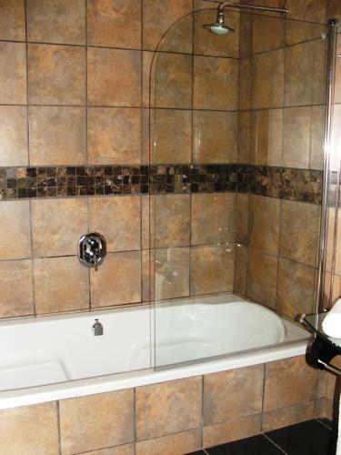Hotel 24 Onvrey 3 Star Guest House