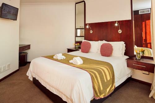 Hotel First Group The Palace All-suite
