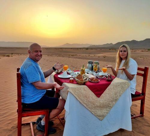 Night Desert Luxury Camp