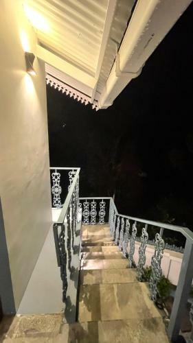 Hostal Hotel Pentoz Villa - Botanical Garden