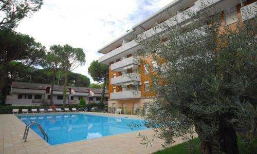 Two-bedroom Apartment In Residence By The Beach With Shared Pool