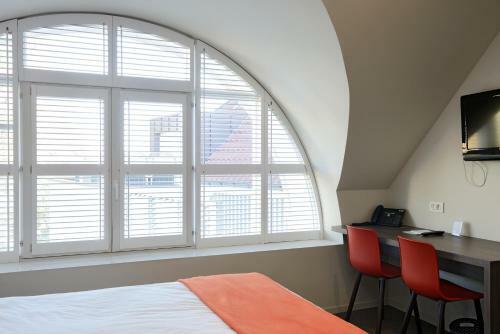 Square Hotel