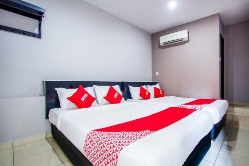 Oyo 44097 Avatarr Hotel