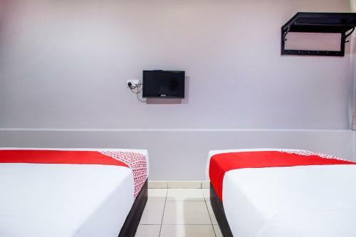 Oyo 44097 Avatarr Hotel