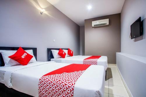 Oyo 44097 Avatarr Hotel