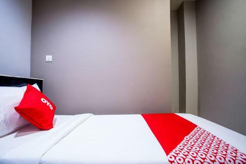 Oyo 44097 Avatarr Hotel