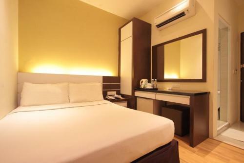 The V Hotel