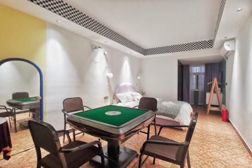 Locals Apartment House 42