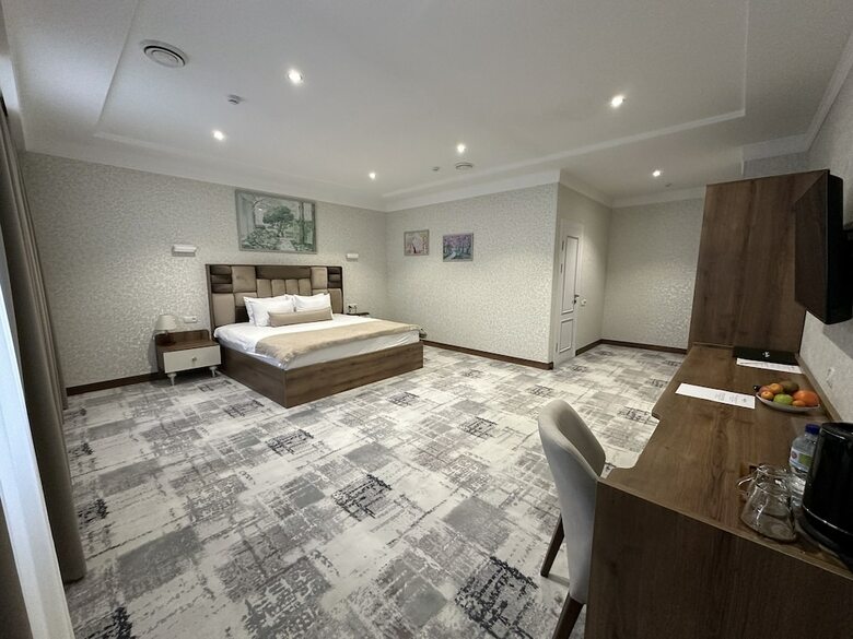 Green Park Hotel