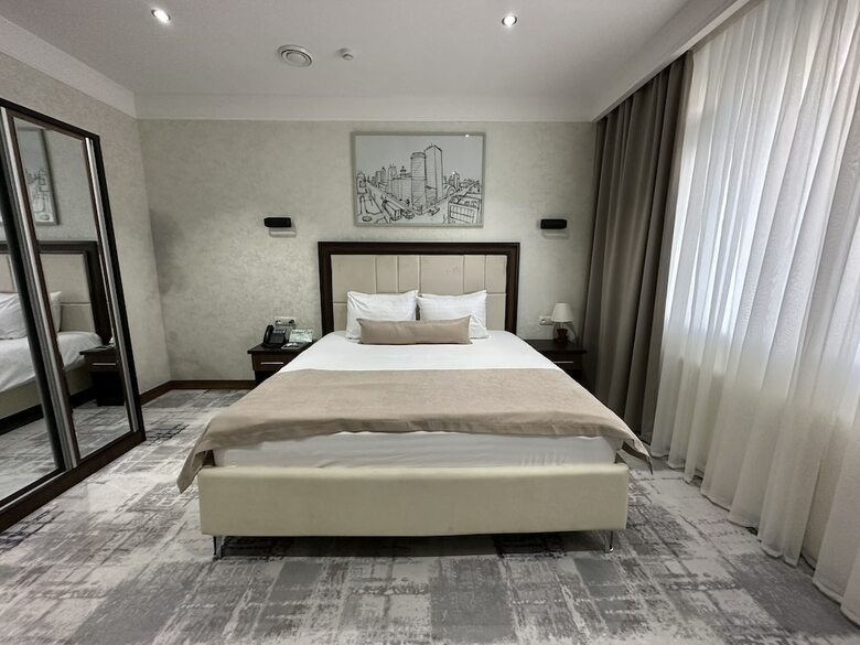 Green Park Hotel