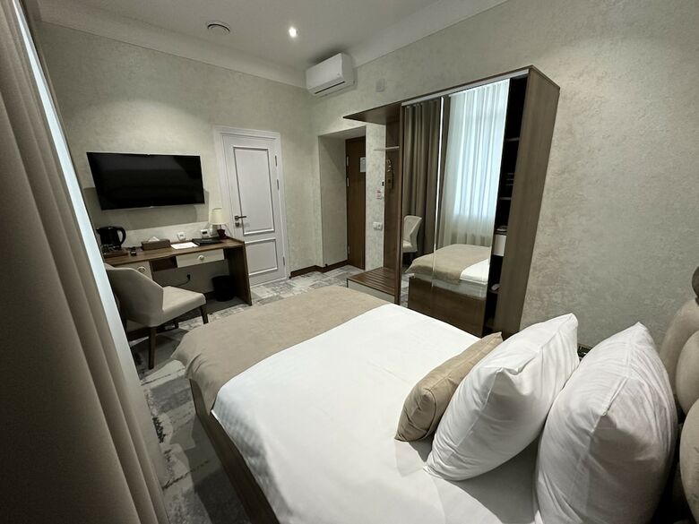 Green Park Hotel