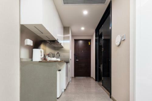 Locals Apartment House 06