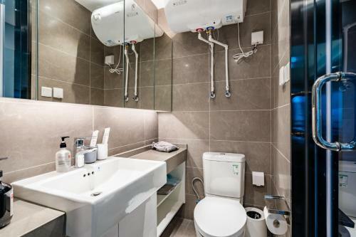 Locals Apartment House 06