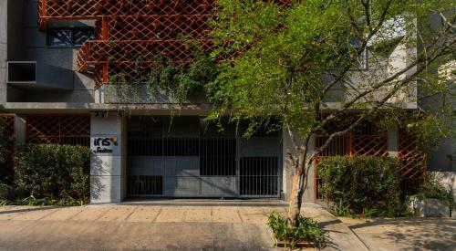 Hotel Iris Suites