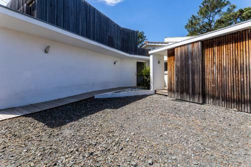 Villa Eagle Keyweek 4 Bedrooms Villa With Terrace