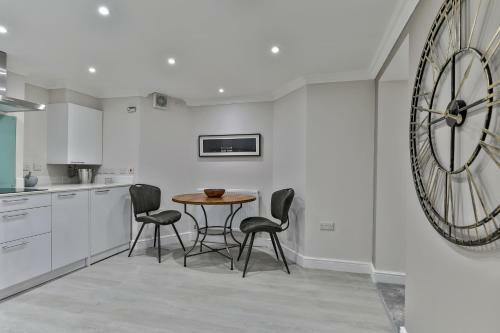 Charming & Cosy Apartment Close To Amenities