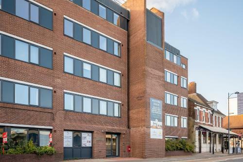Modern 1 Bedroom Apartment In Central Eastleigh