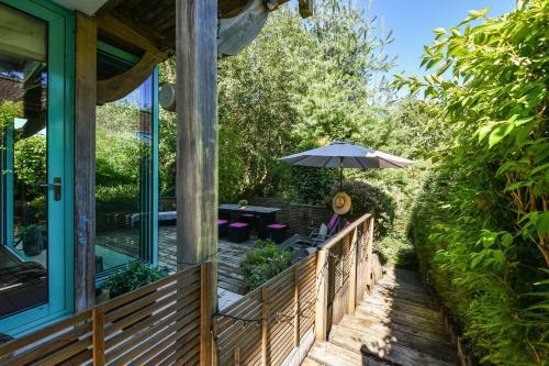 Les Charmettes , Haslemere
