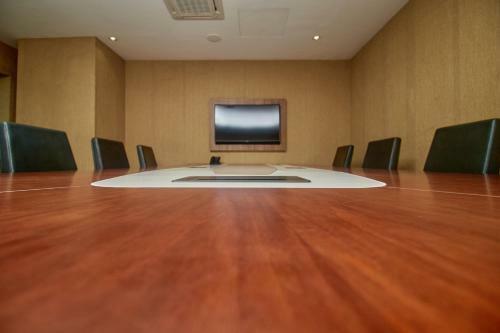 Hotel Ioka H�tel & Suites Lom�