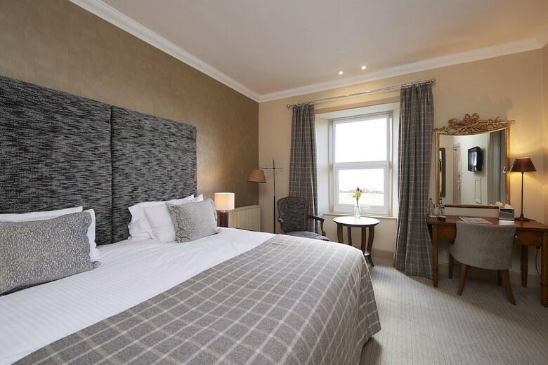 Royal Golf Hotel