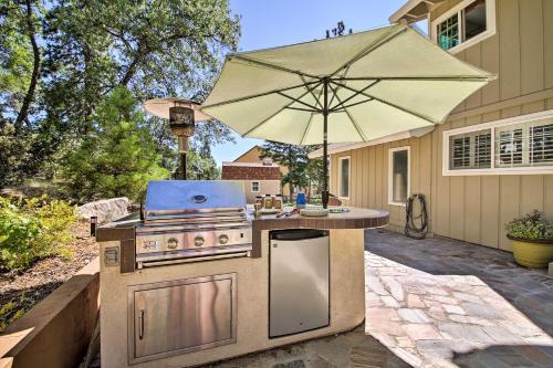 Lake Arrowhead Home With Fireplace And Game Room!