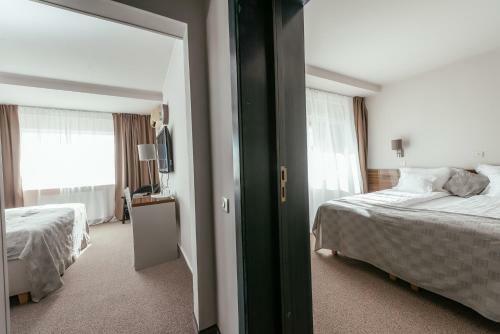 Riviera By Queens Hotel And Resort