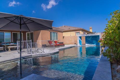 Villa Sentiero - New Resort Style Living, Multi Level Pool